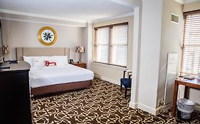 Hotel Phillips Kansas City, Curio Collection by Hilton